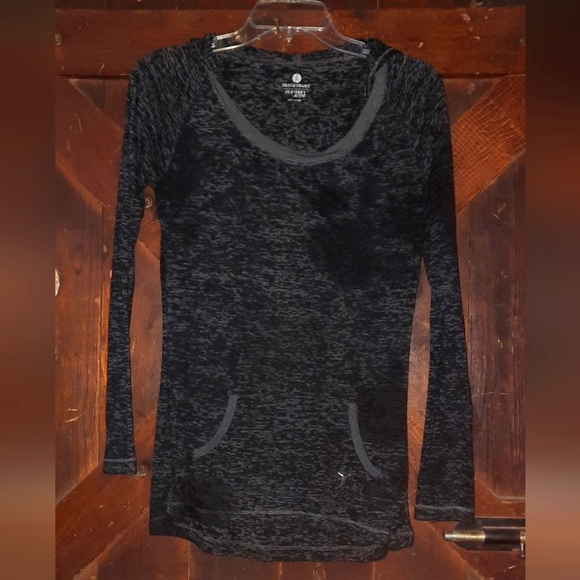 Old Navy Tops - 🍀3/15 Old Navy lightweight hoodie shirt